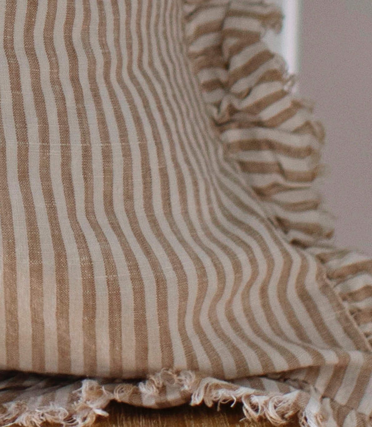 Harlow - Light Brown - 22x22