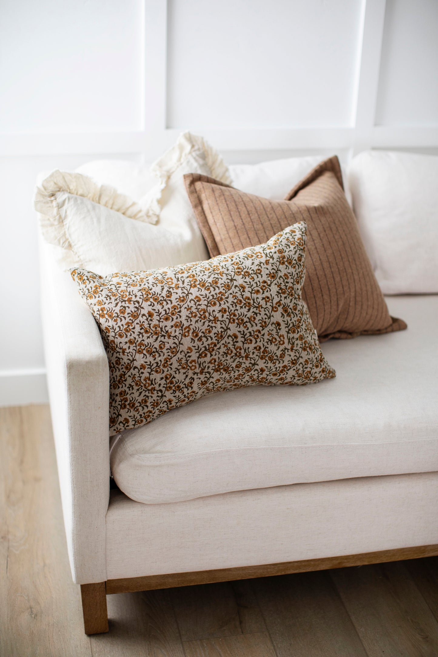 Harlow - Light Brown - 22x22
