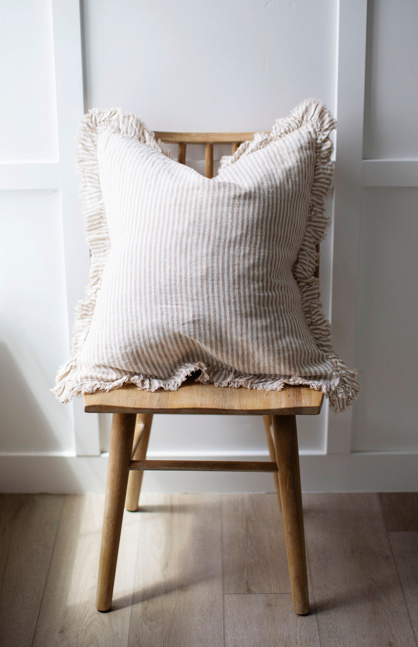 Harlow - Light Brown - 22x22