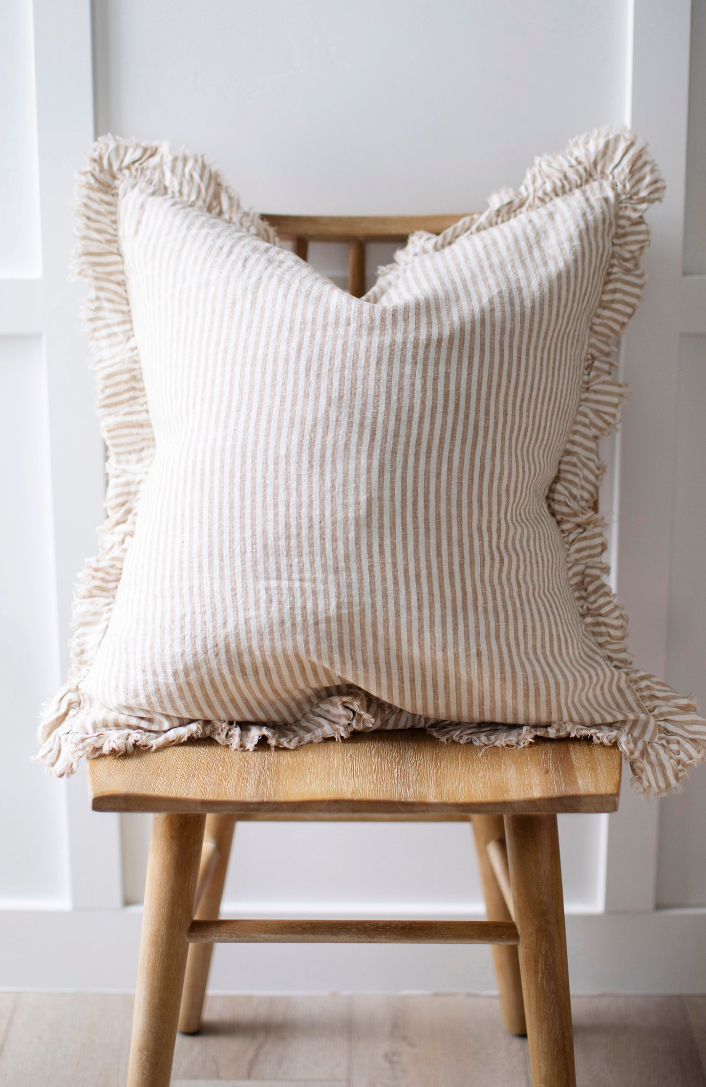 Harlow - Light Brown - 22x22
