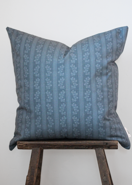 Hadleigh - Blue - 20x20