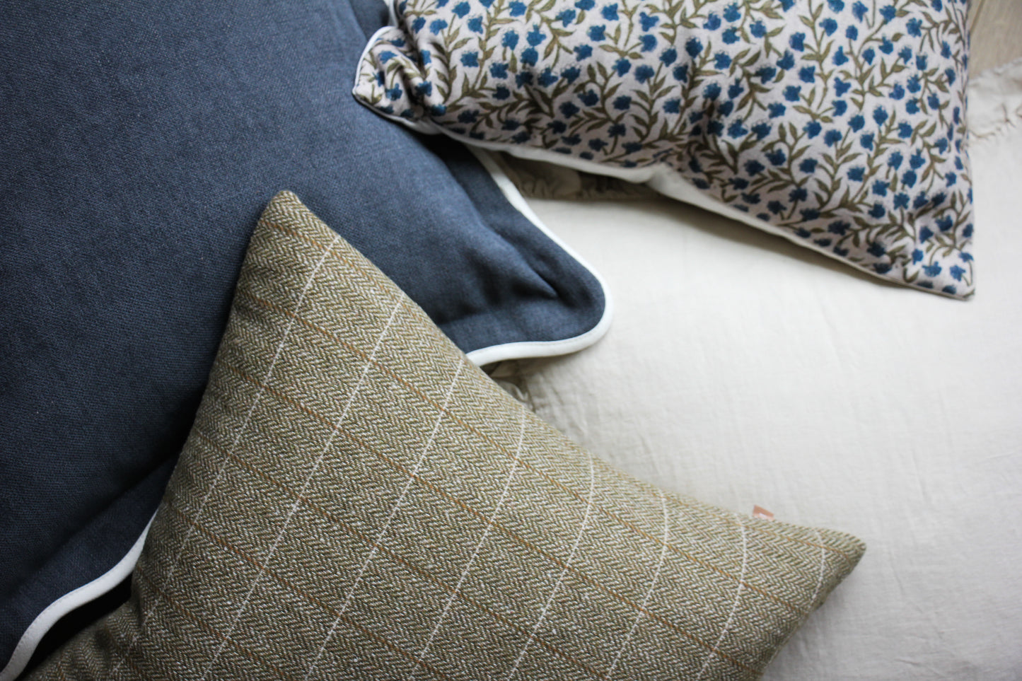 Banbury - Blue - 14x20, 20x20, 22x22