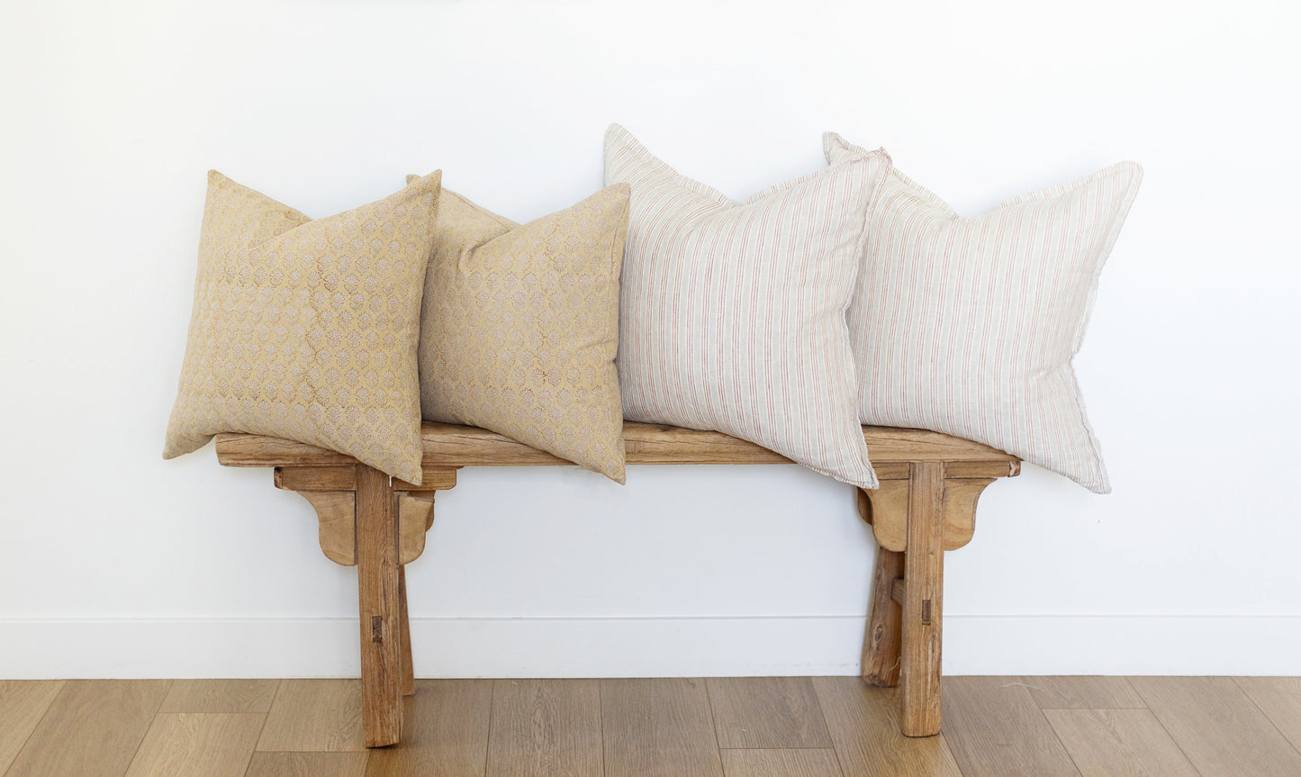 Granada - Hemmed Edge - 22x22