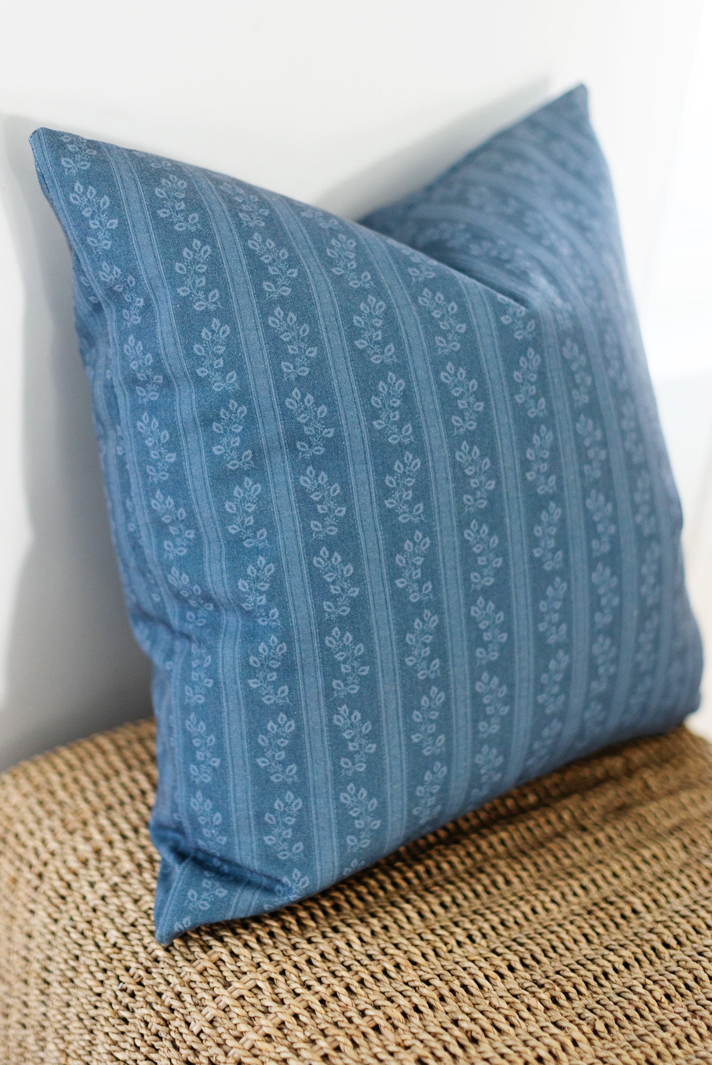 Hadleigh - Blue - 20x20