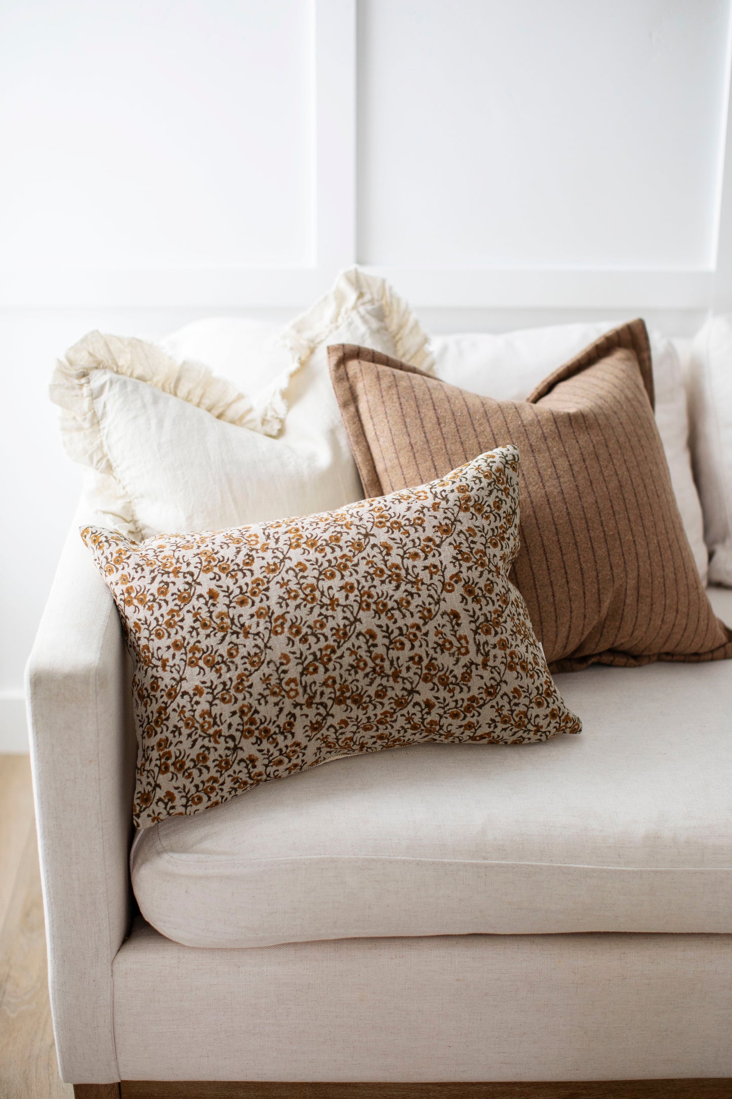 Harlow - Light Brown - 22x22