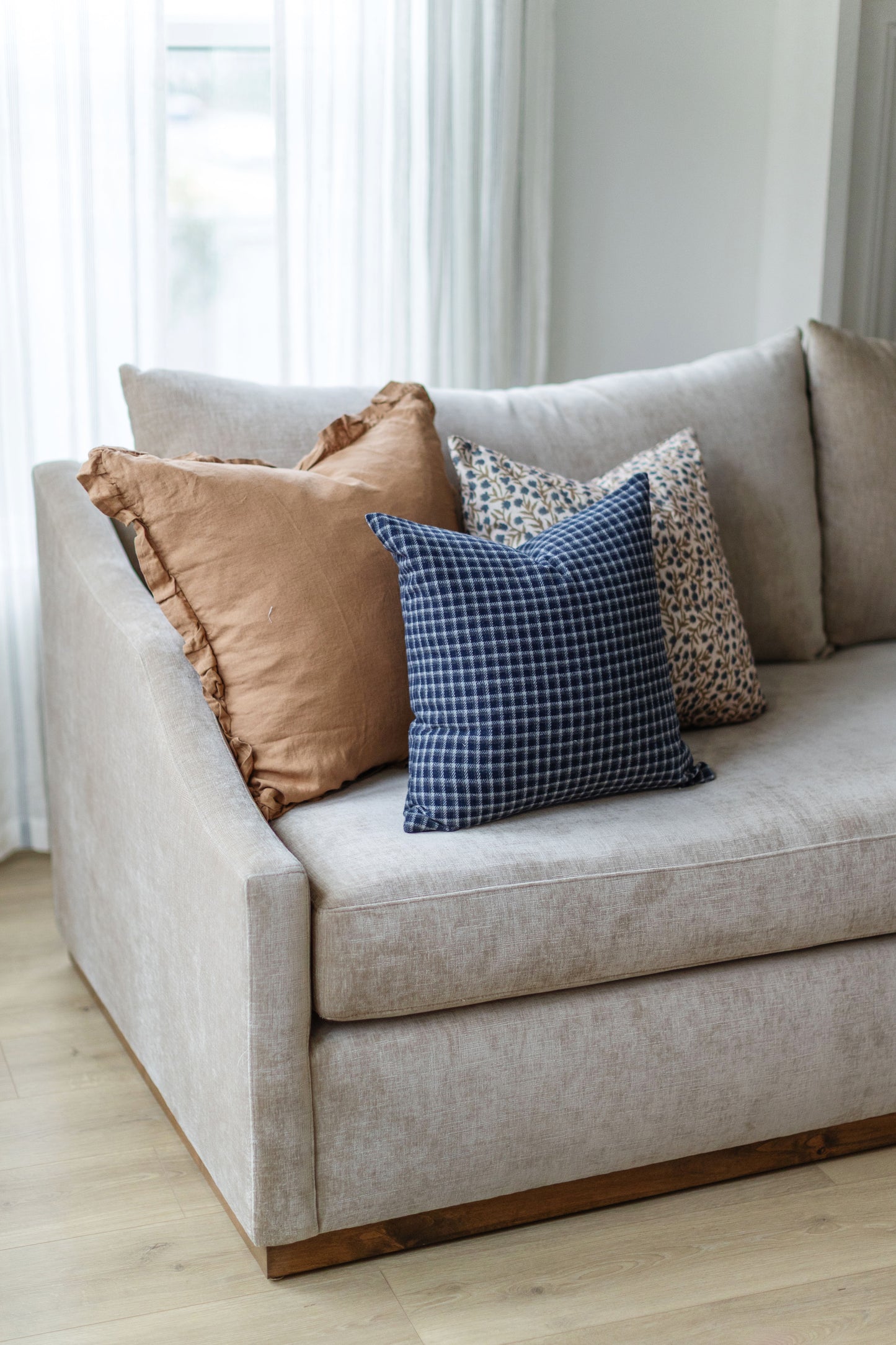 Banbury - Indigo 20x20 | Final Sale